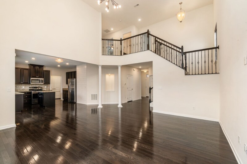 Building Photo - 6267 Brandon Dr