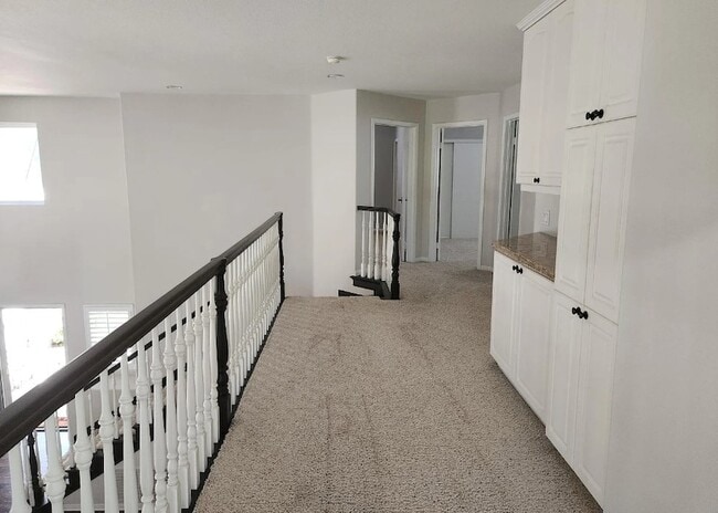 Building Photo - 17 Fontaire