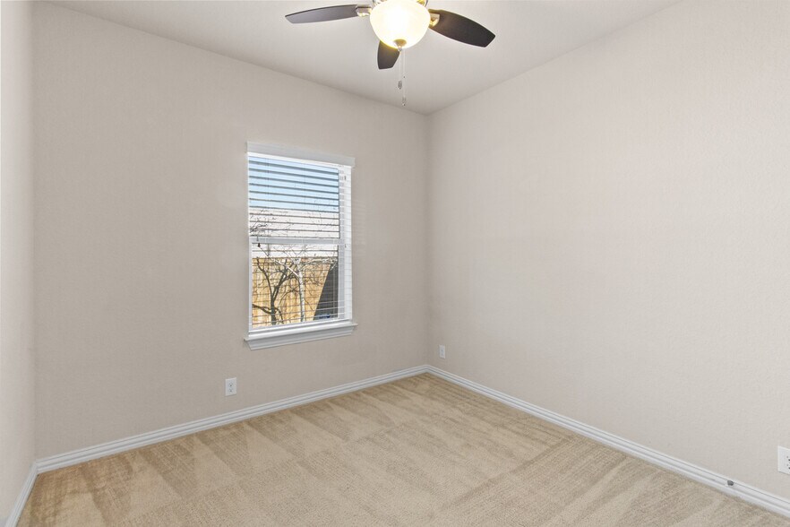 Guest Bedroom 1 - 221 E Courtland Pl