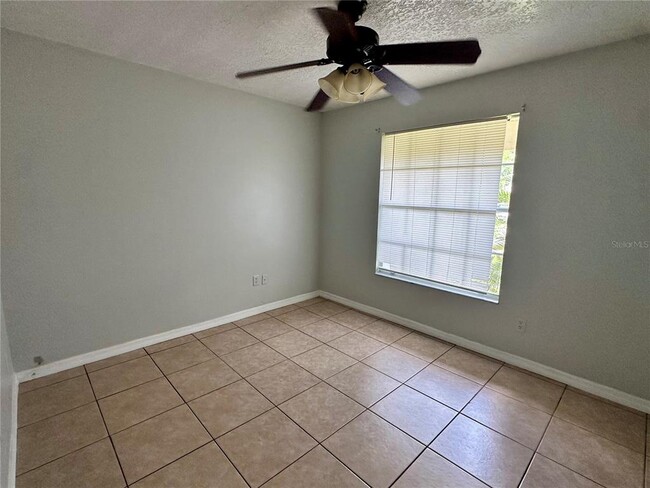 Building Photo - 1230 Rustic Dr