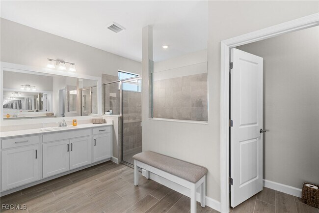 Building Photo - 10575 Timber Creek Dr