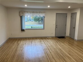 Building Photo - 46 Sienna Dr