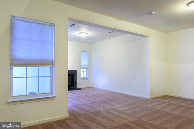 Building Photo - 3842 Koval Ln