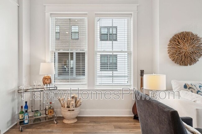 Building Photo - 1610 Florentia St