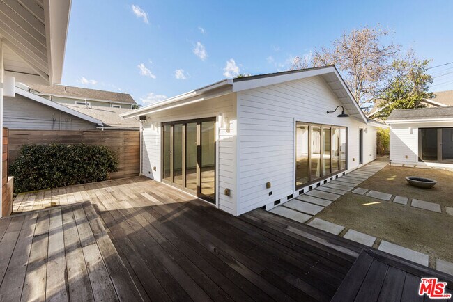 Building Photo - 4525 Melbourne Ave