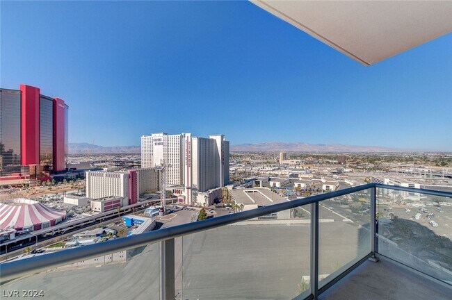 Building Photo - 2700 S Las Vegas Blvd