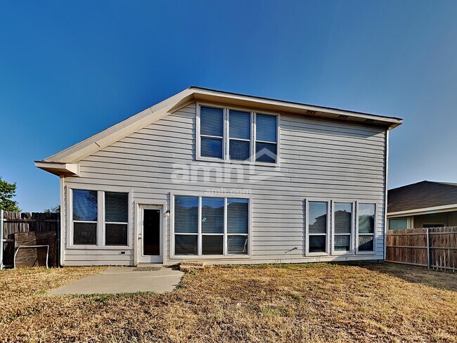 Building Photo - 14300 Cedar Post Dr