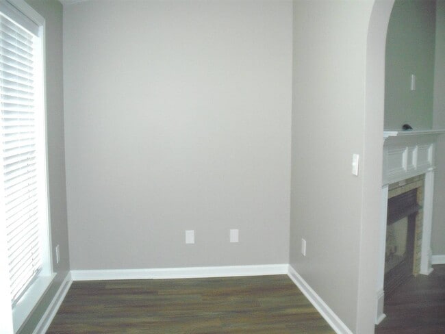 Building Photo - 554 Cahaba Manor Dr