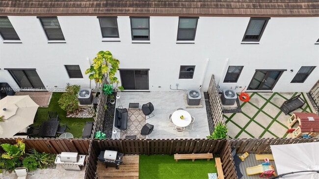 Building Photo - 403 NE 212th St