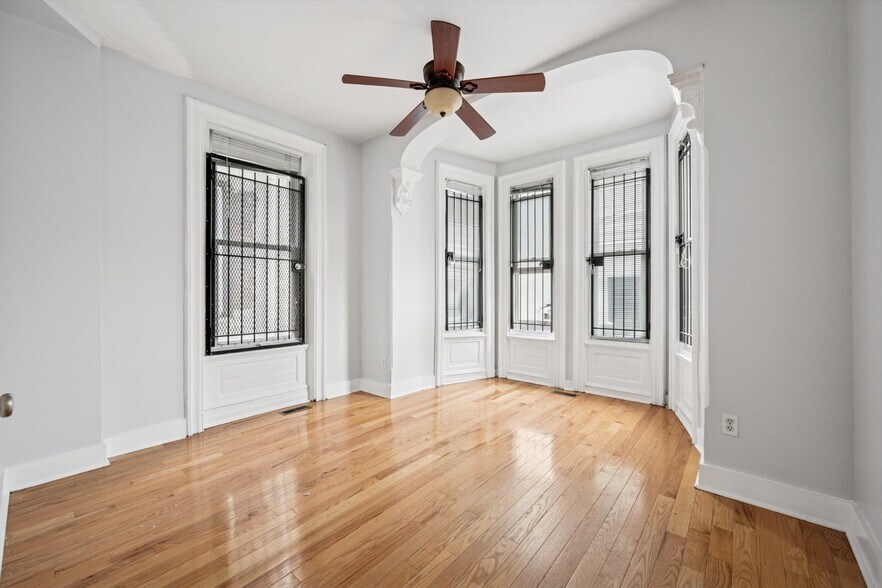 Building Photo - 1703 W Montgomery Ave