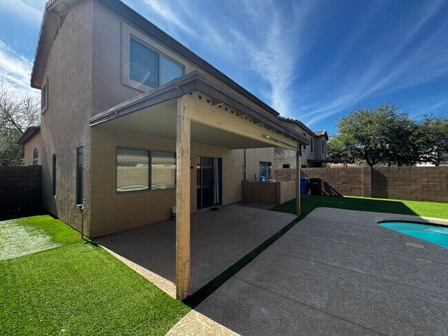 Building Photo - 4 BEDROOM WITH POOL IN DYNAMITE RANCH
