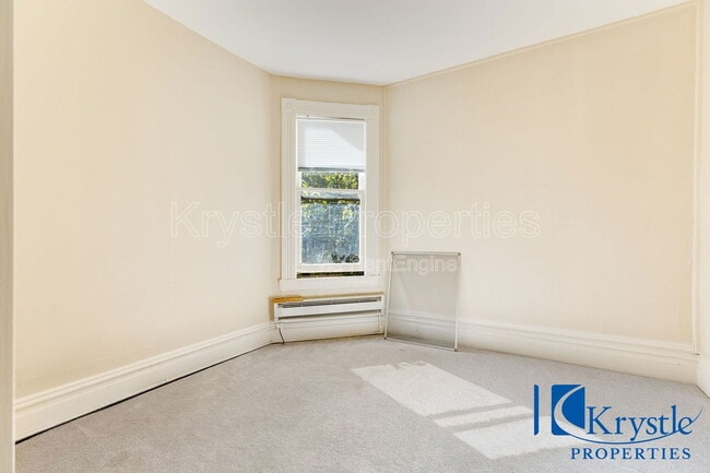 Building Photo - 711 1/2 Carolina St