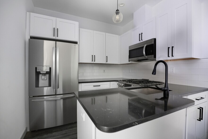 Building Photo - 2301 Frankford Ave