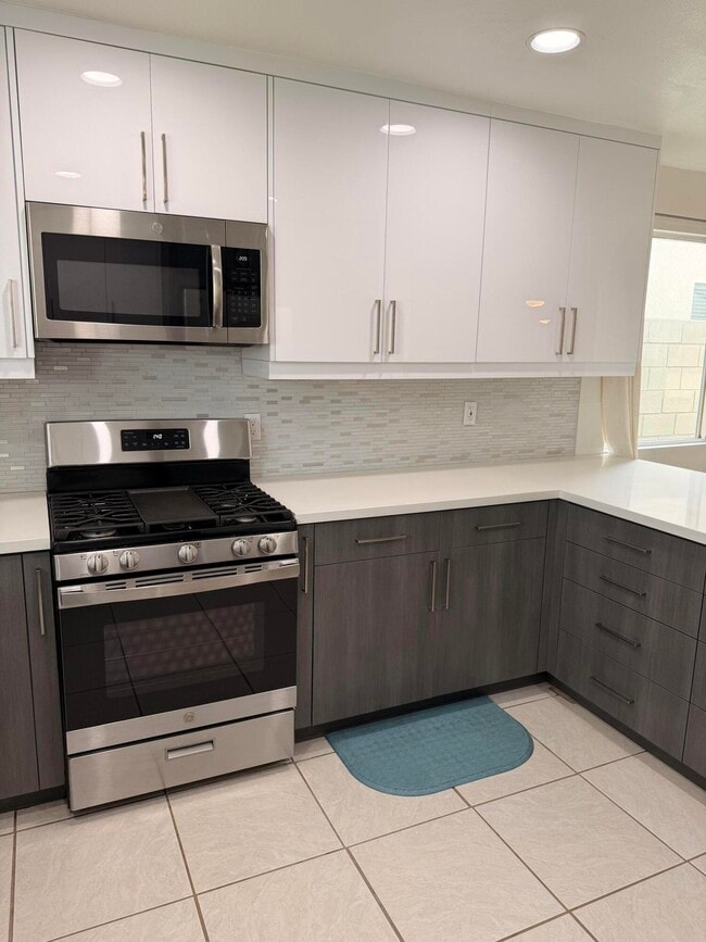 Building Photo - 51905 Avenida Velasco