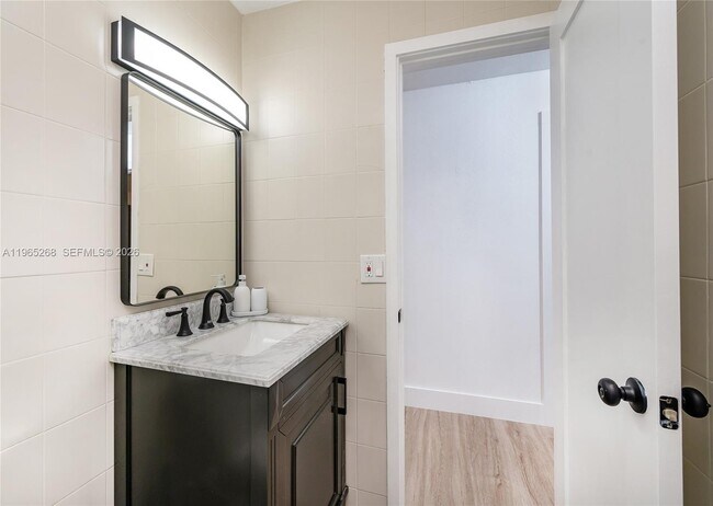 Building Photo - 3321 NW 19th Terrace