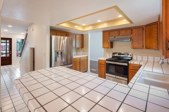Building Photo - 512 Bluerock Dr