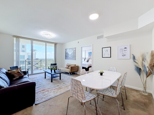 Building Photo - 610 W Las Olas Blvd