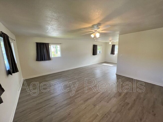 Building Photo - 2419 Oahu Ave