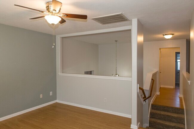 Building Photo - 315 Glade Bridge Ln