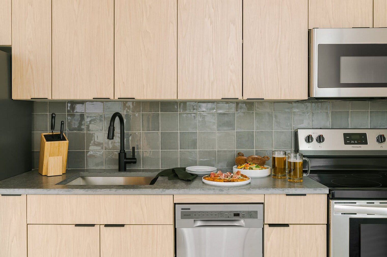 Building Photo - 555 W Jackson Blvd