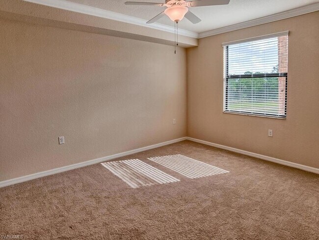 Building Photo - 9731 Acqua Ct