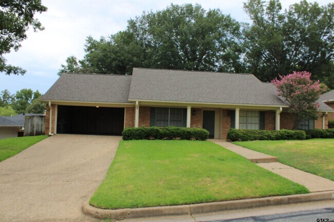 Building Photo - 713 Meadow Creek Dr