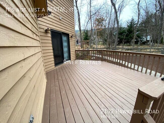 Building Photo - 2102 Hawksbill Rd