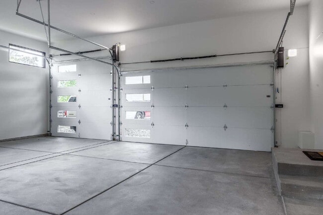 Building Photo - Modern Luxury Rental with Unobstructed Flatiron Views