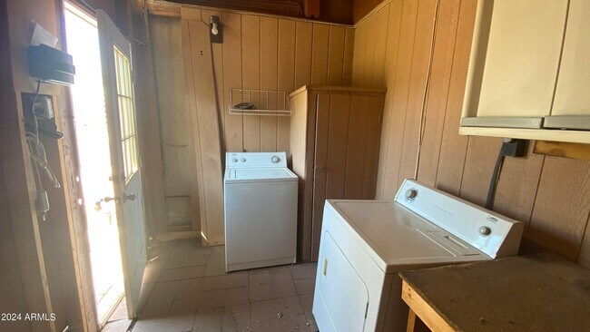 Building Photo - 1714 N 17th Ave