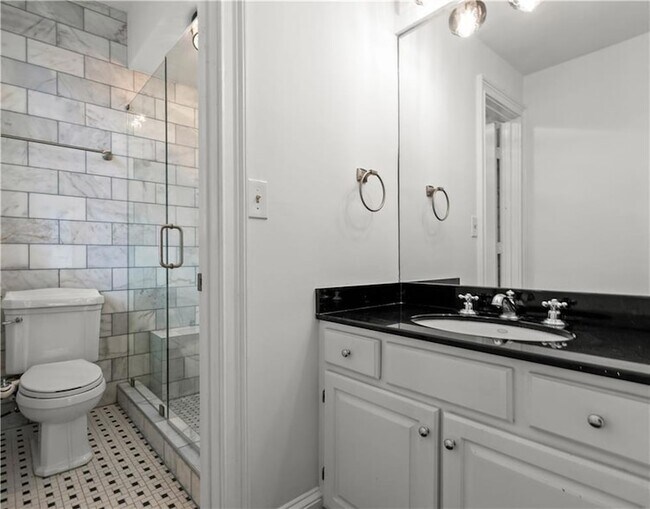 Building Photo - 2840 Peachtree Rd NW