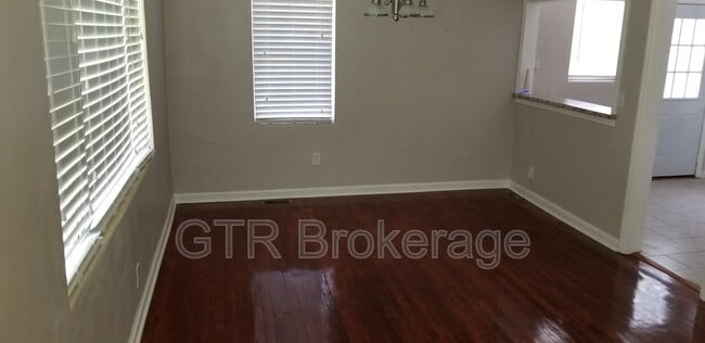 Building Photo - 1533 Alder Ln SW