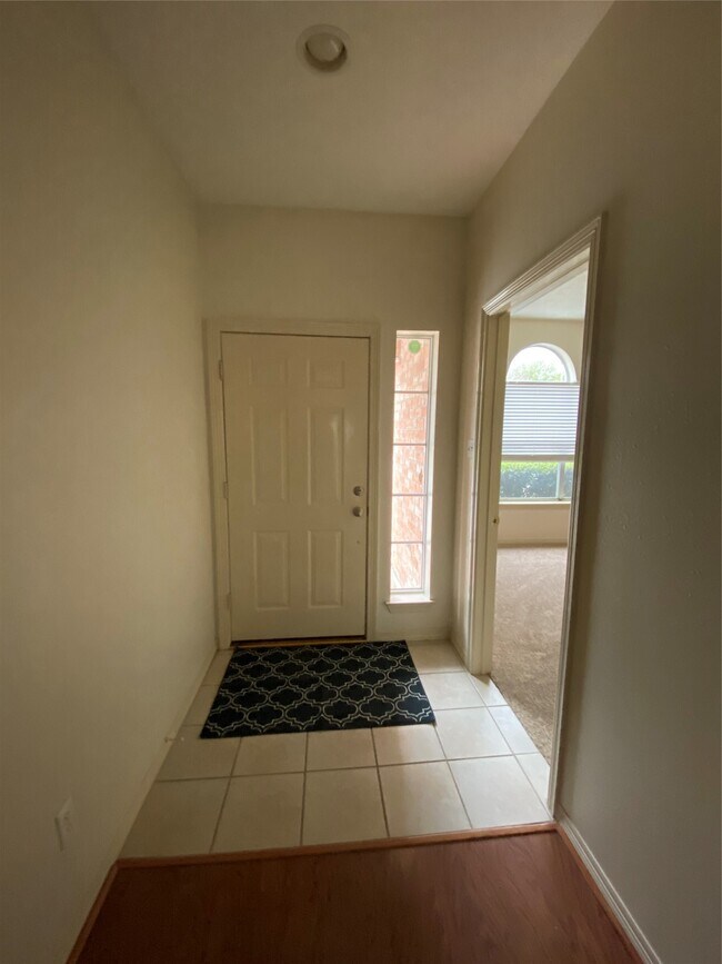 Building Photo - 10723 Norchester Village Dr