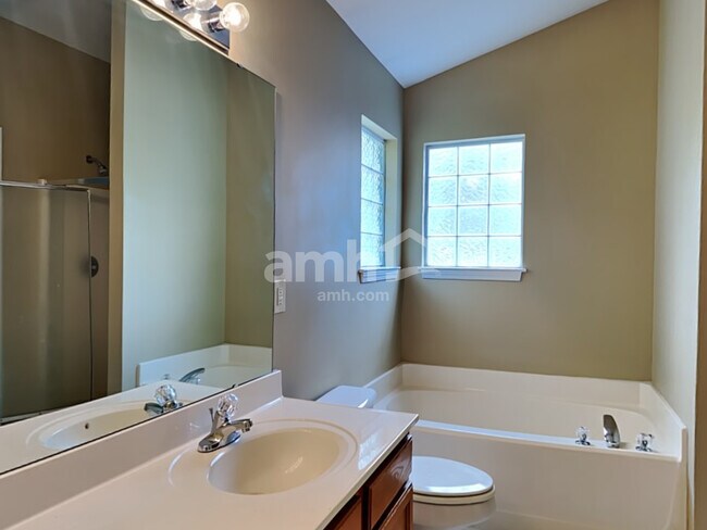 Building Photo - 8413 Astwell Ct