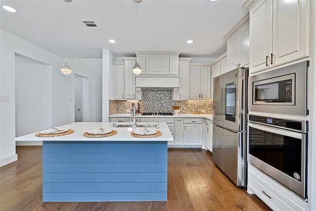 Building Photo - 9694 Brackenfield Ln