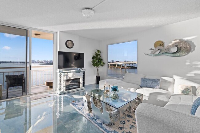 Building Photo - 100 Pierce St