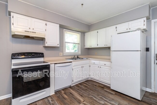 Building Photo - 709 Brookridge Cir SW