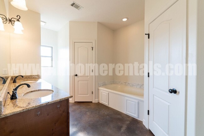 Building Photo - Great Neighborhood!