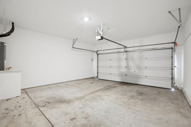 Building Photo - 15312 Sweet Mimosa Dr