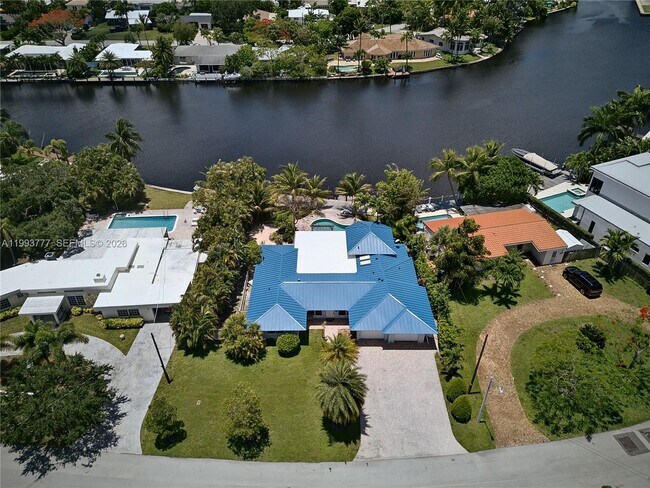 Building Photo - 2801 Coral Shores Dr
