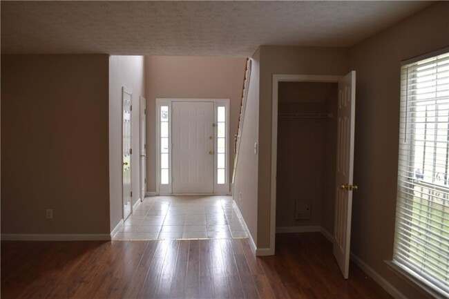 Building Photo - 610 Durham Ridge Dr NW