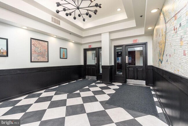 Building Photo - 303 Vine St