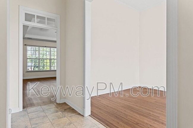 Building Photo - 619 Archard Dr