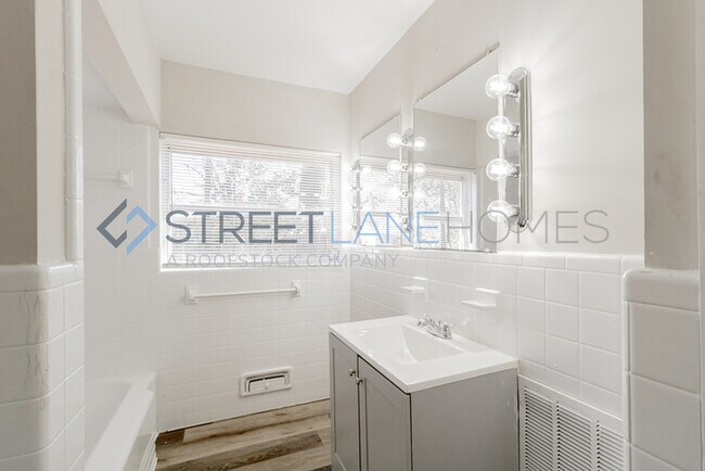 Building Photo - NOW OFFERING $250 OFF FIRST FULL MONTH IF ...