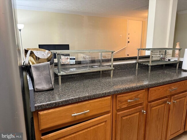 Building Photo - 7925 Mandan Rd