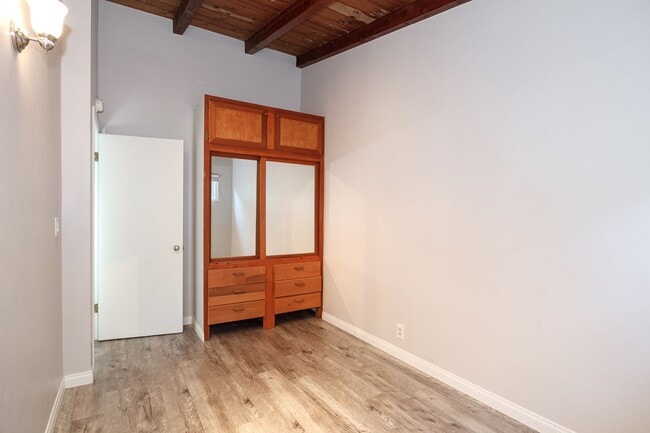 Building Photo - Renovated 2 Bed + 2 Bath with office space |Hollywood by the Sea | Oxnard | Unfurnished
