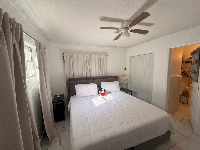 Building Photo - 1039 25th St