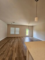 Building Photo - 816 Arrington Way