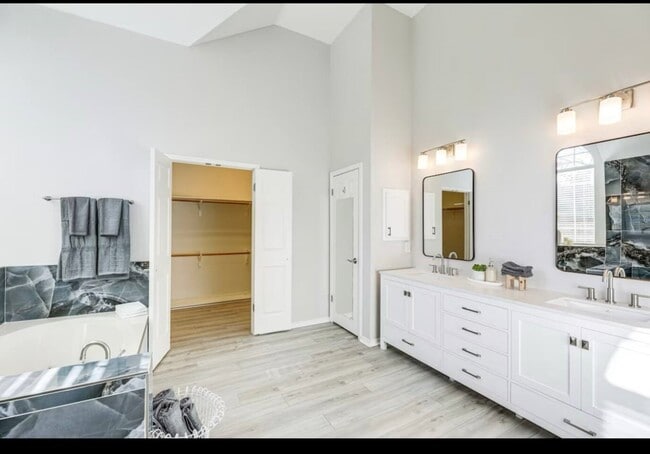 Building Photo - 602 Vogue Cove