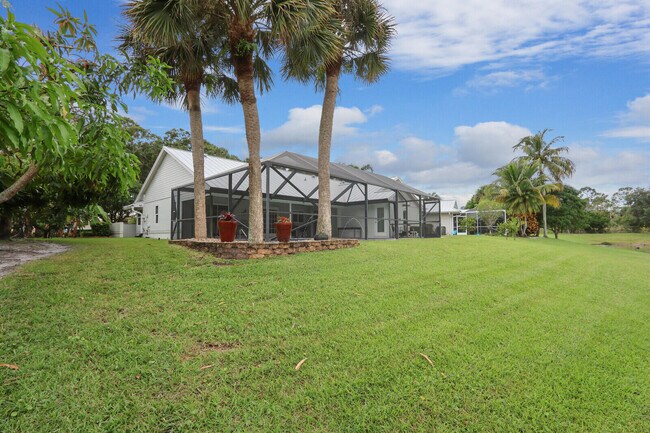 Building Photo - 18791 Misty Lake Dr