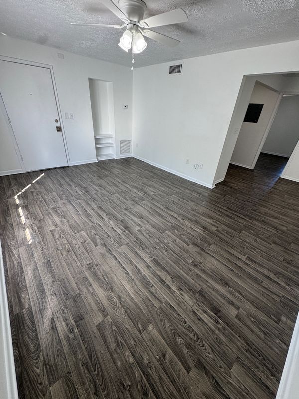 Building Photo - 1725 NE 2nd St